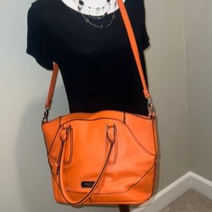 Authentic London Fog Large bag orange